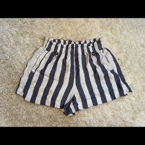 Women’s American Eagle Flowy Shorts Size Medium